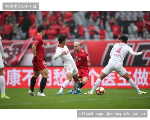 丢五球看哭球迷：球迷情怀与球场情感的深度解读